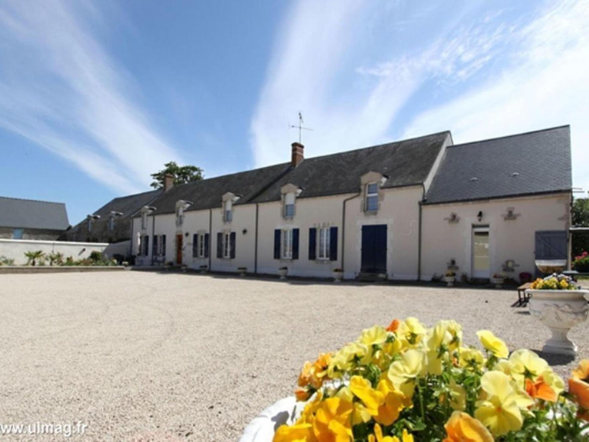 Ferme Renovee Au Calme - 4 Chambres, Petit-Dejeuner Inclu - Fr-1-590-450 Cravant  Bagian luar foto